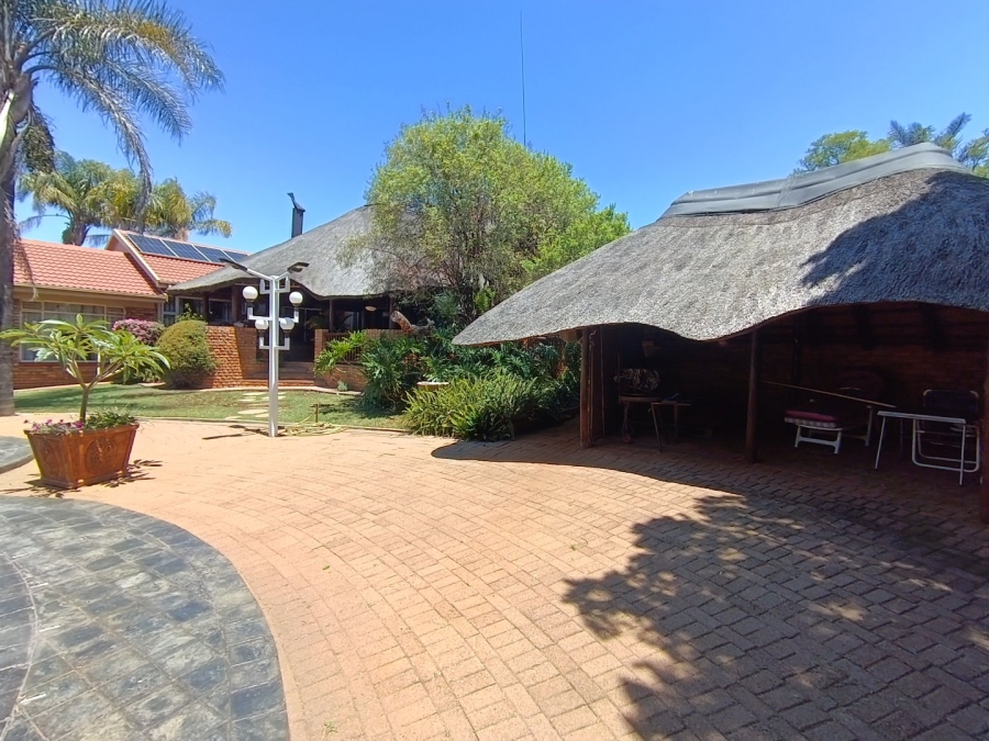 4 Bedroom Property for Sale in Doringkruin North West